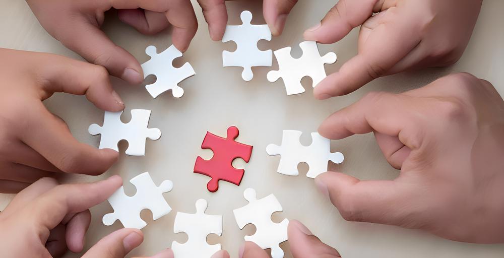 Ring of puzzle pieces